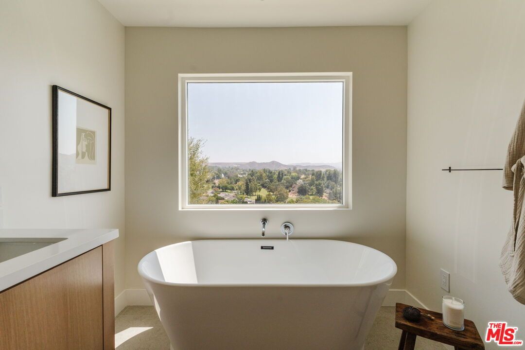 Bathroom, Free Standing Baths, Interior