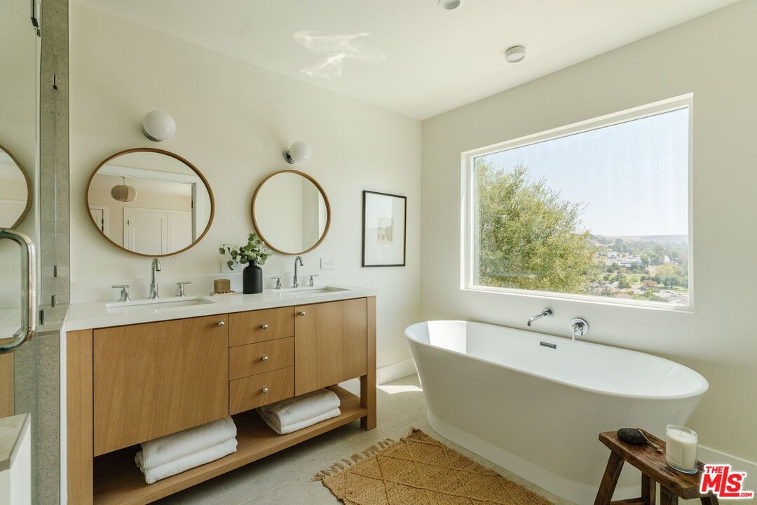 Bathroom, Dual Sink Vanities, Free Standing Baths, Interior, Recessed Lighting