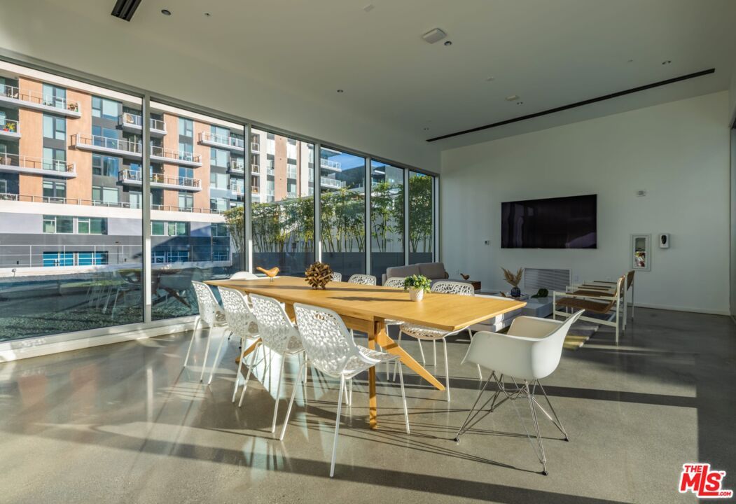 Dining room, Interior, Recessed Lighting