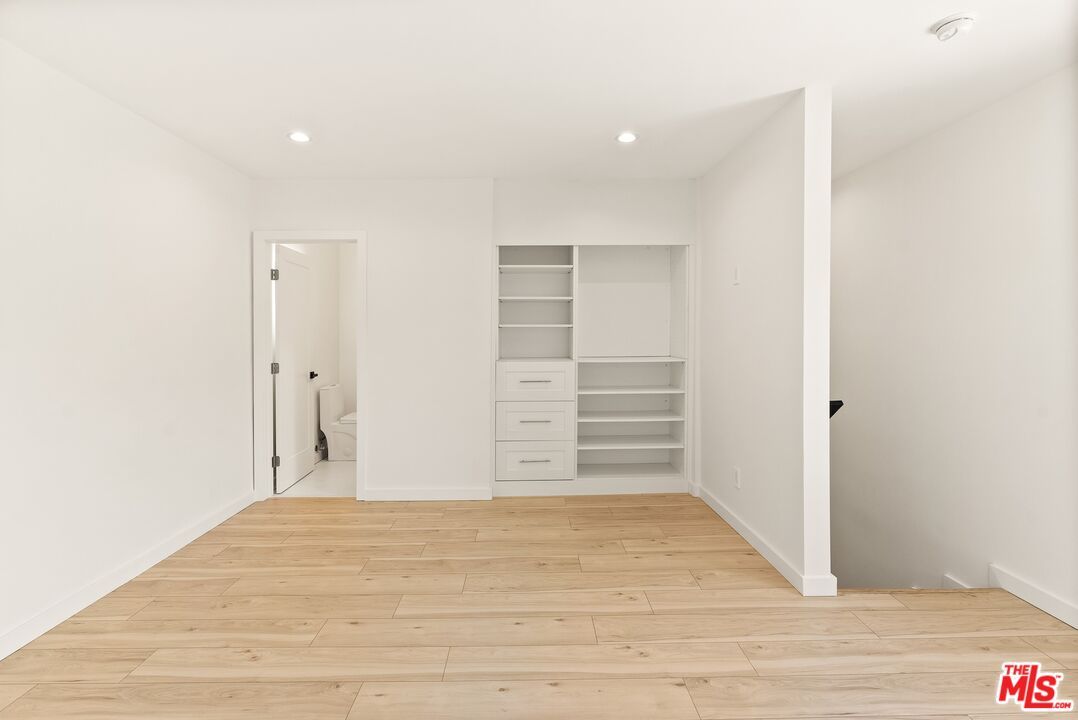 Empty room, Interior, Recessed Lighting, Walk-in Closets, Wood Texture Flooring