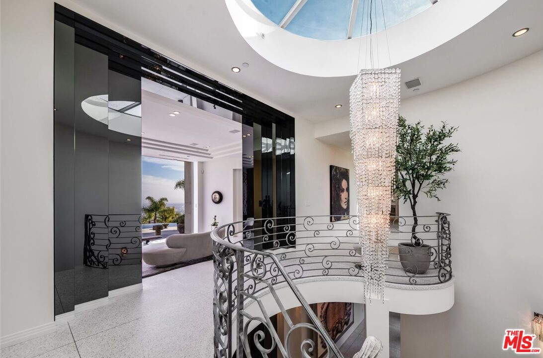 Chandelier, Interior, Recessed Lighting