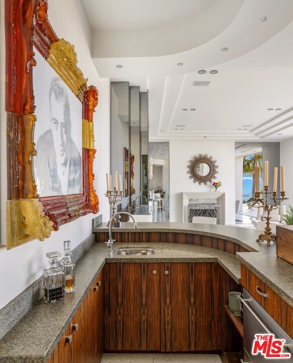 Fireplace, Interior, Recessed Lighting