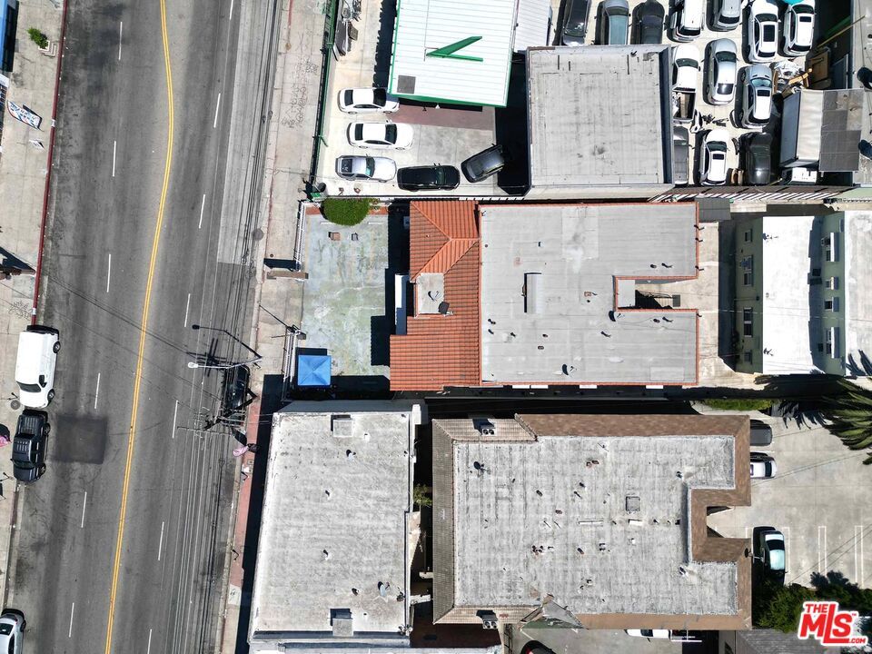 Exterior, Drone