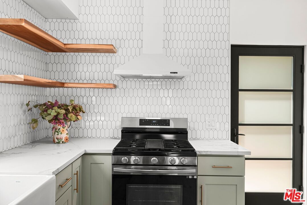 Interior, Kitchen, Stainless Steel Appliances