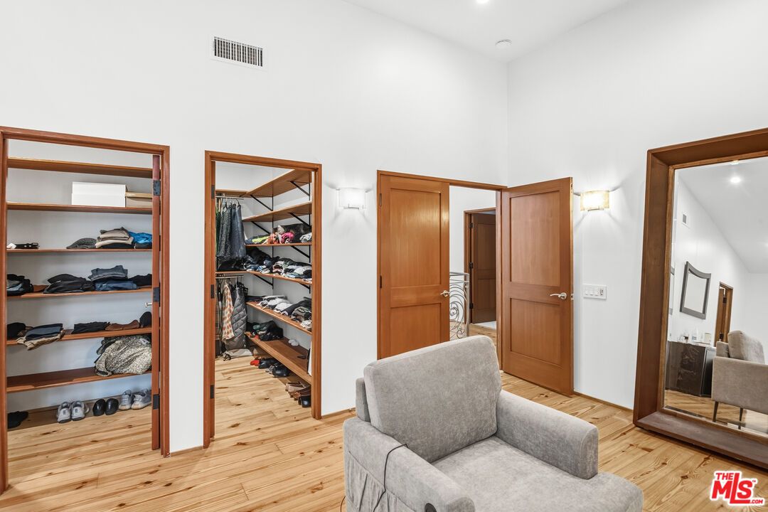 Interior, Recessed Lighting, Walk-in Closets, Wood Texture Flooring