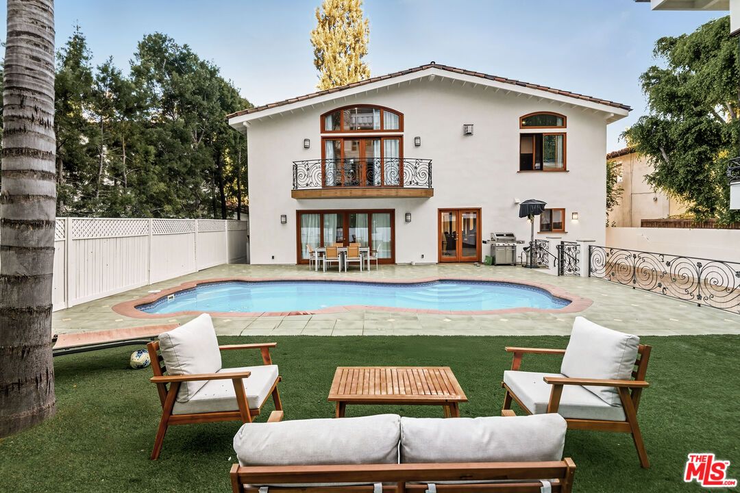 Backyard, Exterior, Pool