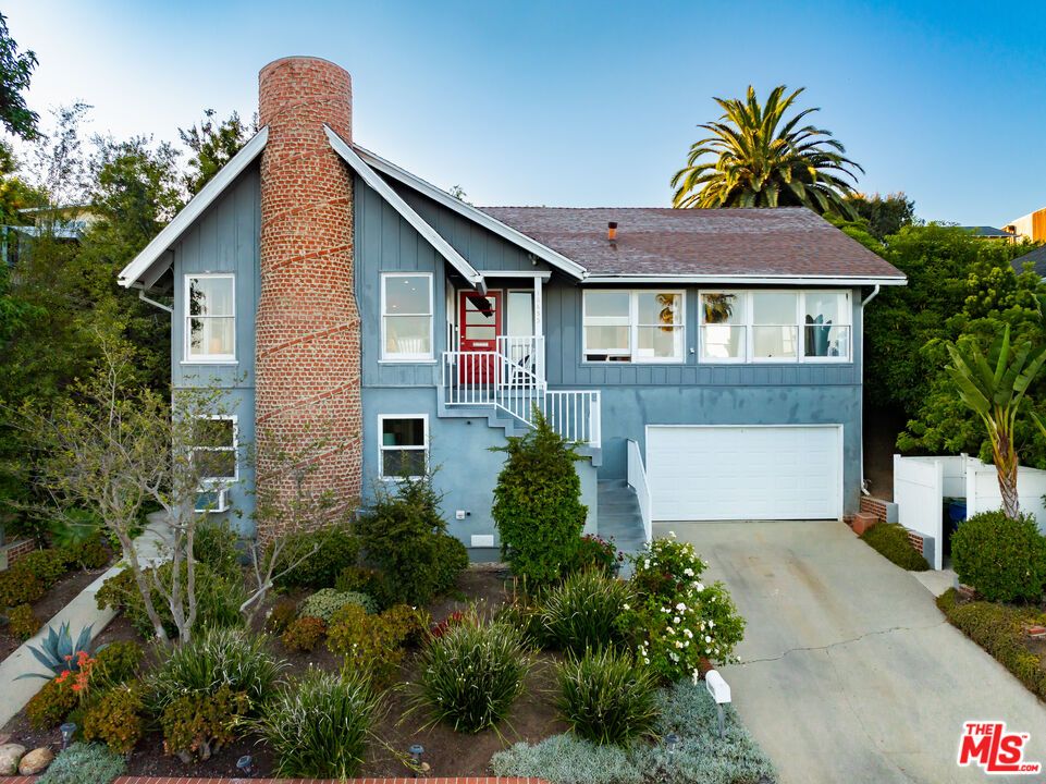 Attached, Exterior, Facade, Brick Facade, Farmhouse