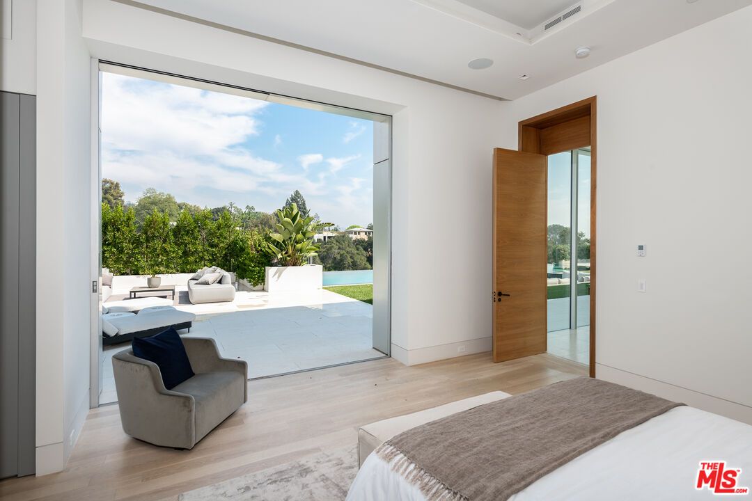 Bedroom, Interior, Recessed Lighting, Water, Wood Texture Flooring