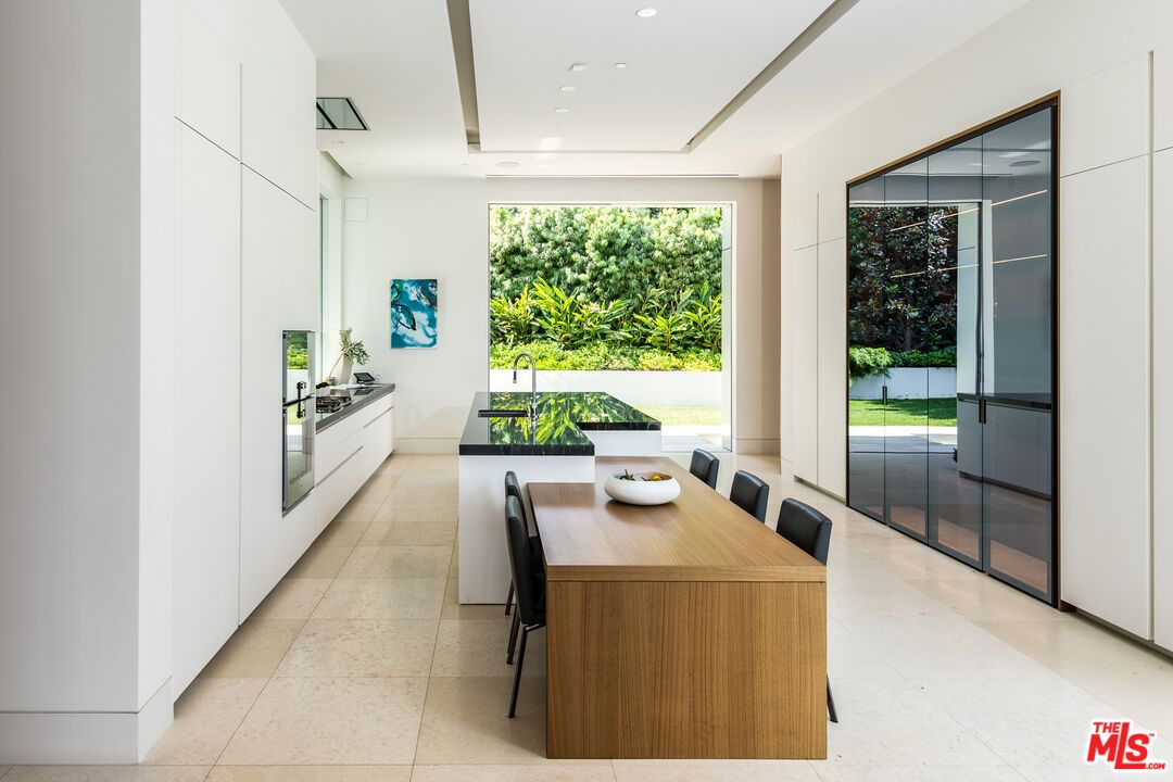 Dining room, Interior, Recessed Lighting