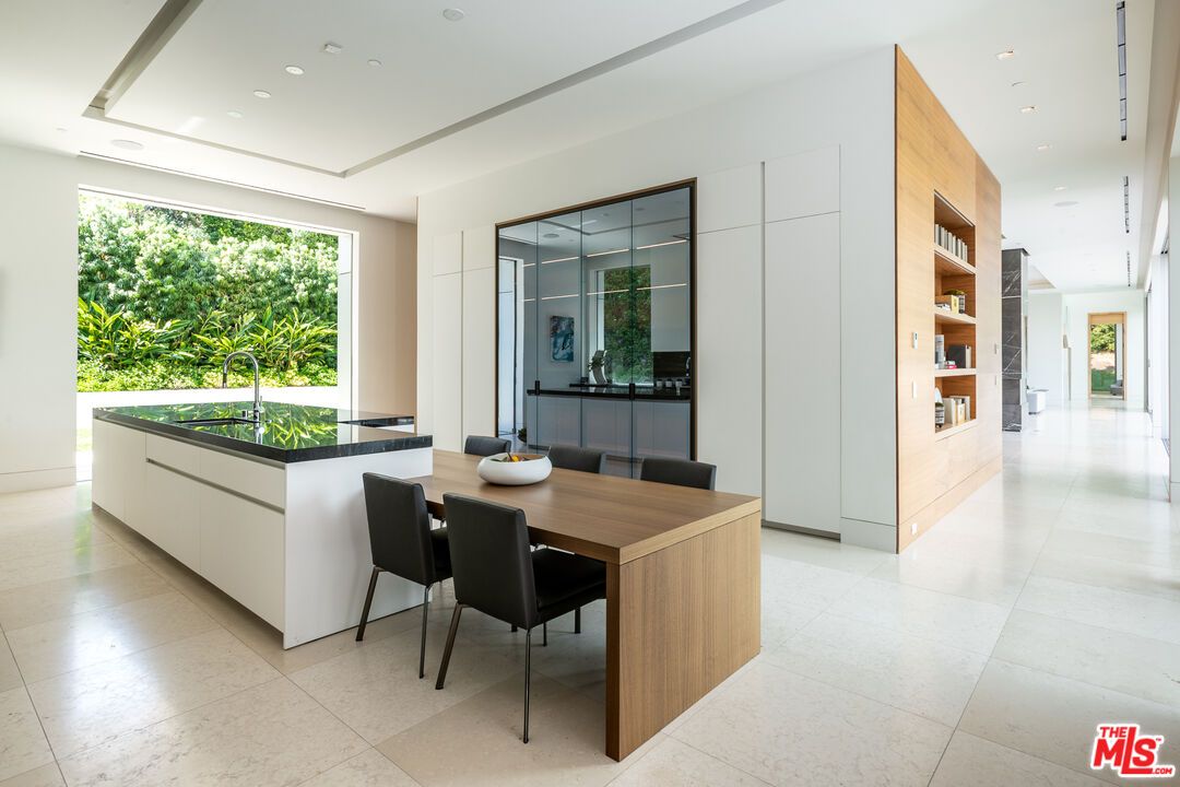 Dining room, Interior, Recessed Lighting
