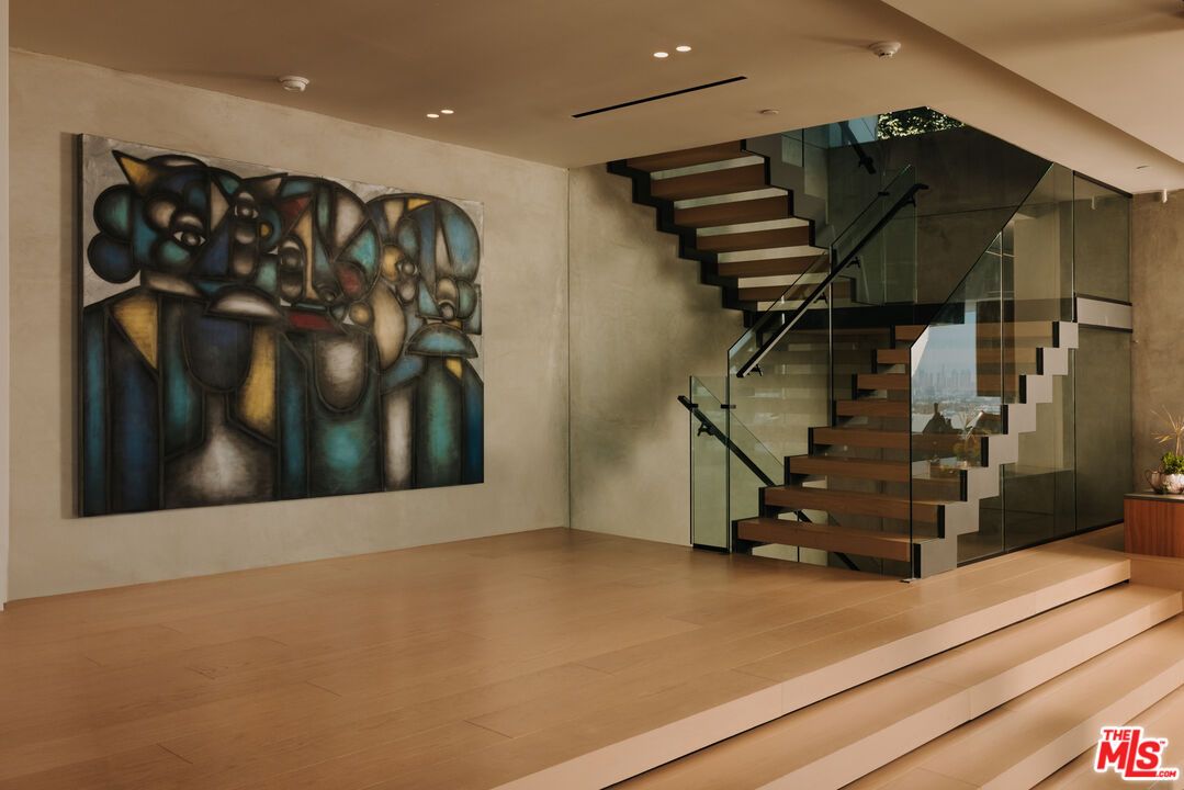 Interior, Piano, Recessed Lighting, Wood Texture Flooring