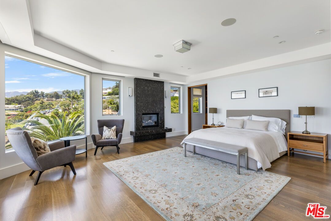 Bedroom, Fireplace, Interior, Recessed Lighting, Wood Texture Flooring
