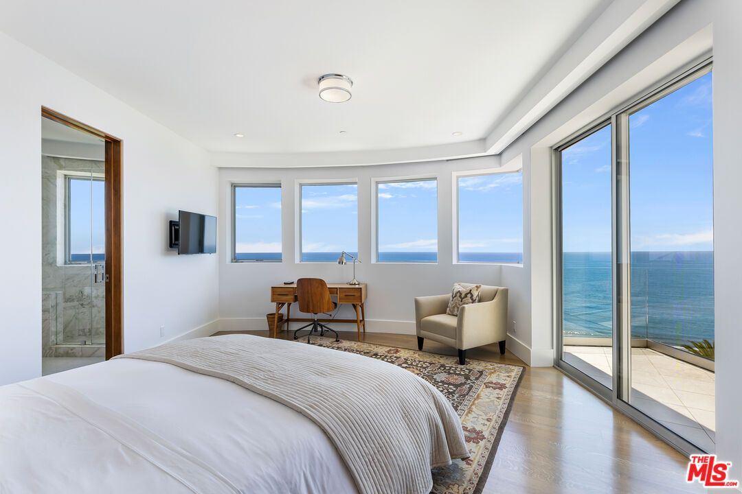 Bedroom, Home Office, Interior, Recessed Lighting, Water, Wood Texture Flooring