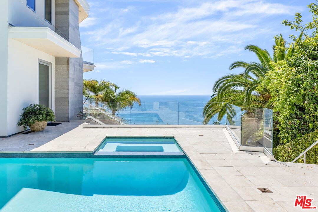 Exterior, Pool, Water