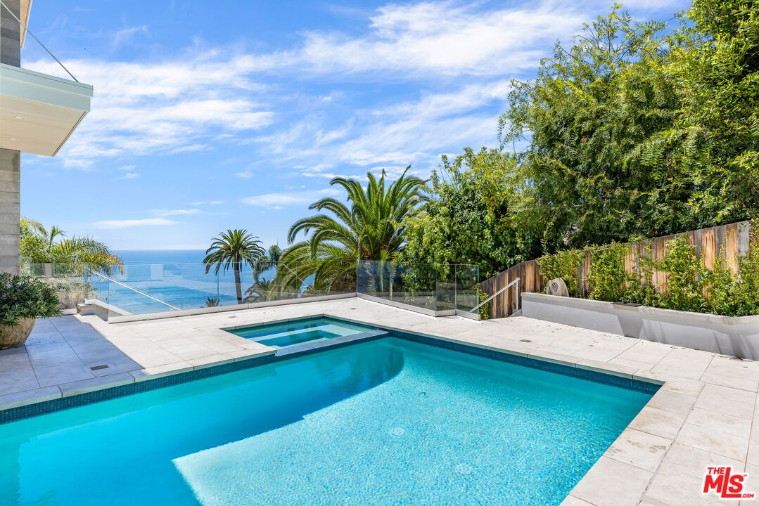Exterior, Pool, Water