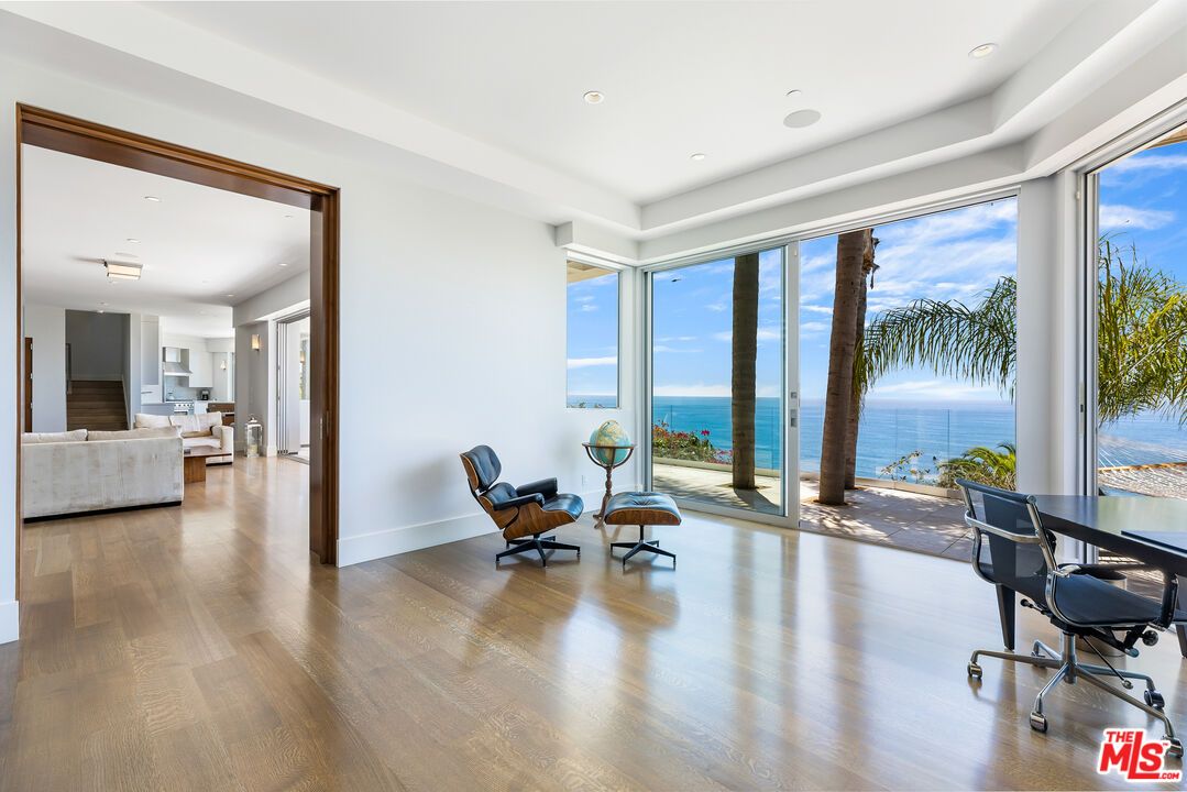 Home Office, Interior, Living room, Recessed Lighting, Water, Wood Texture Flooring