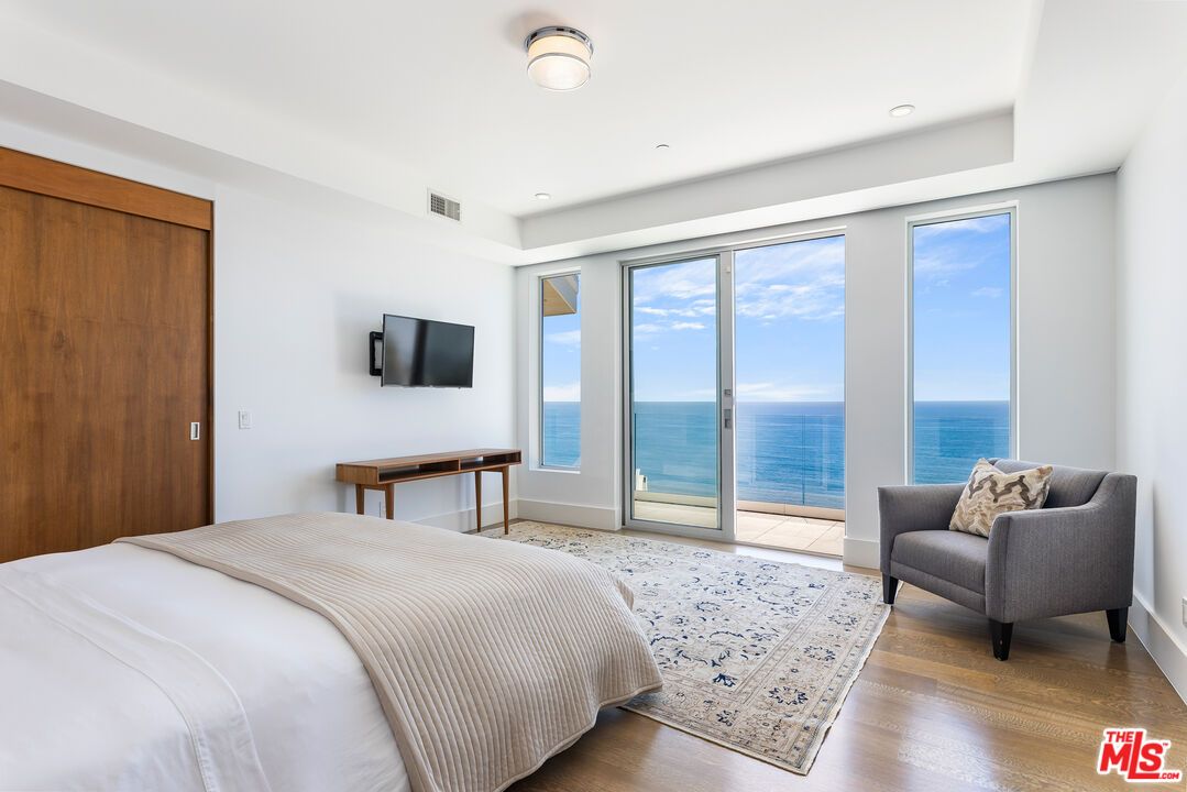 Bedroom, Interior, Recessed Lighting, Water, Wood Texture Flooring