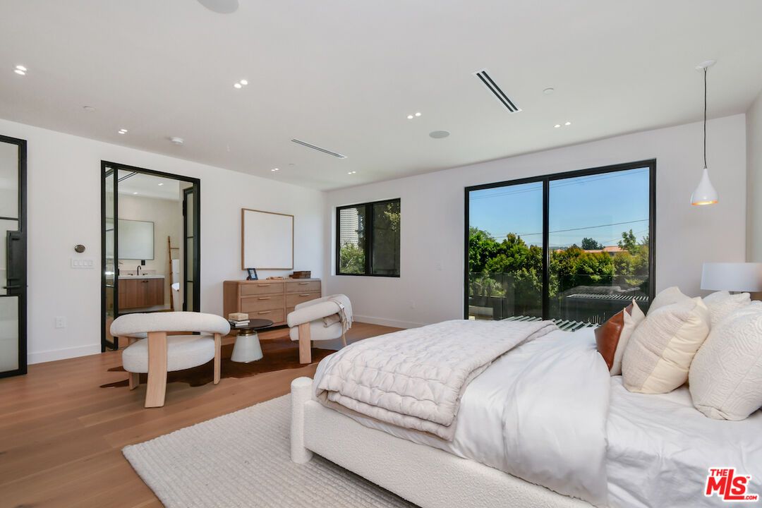 Bedroom, Interior, Pendant Lights, Recessed Lighting, Wood Texture Flooring