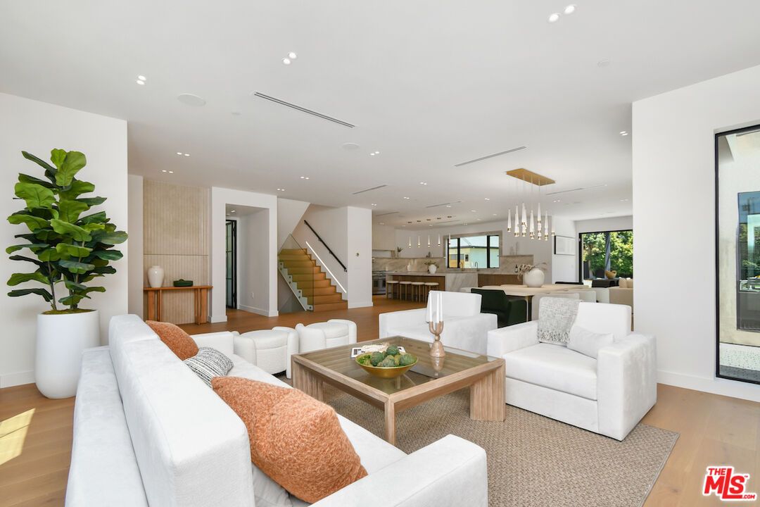 Dining room, Interior, Kitchen, Living room, Pendant Lights, Recessed Lighting, Stainless Steel Appliances, Wood Texture Flooring