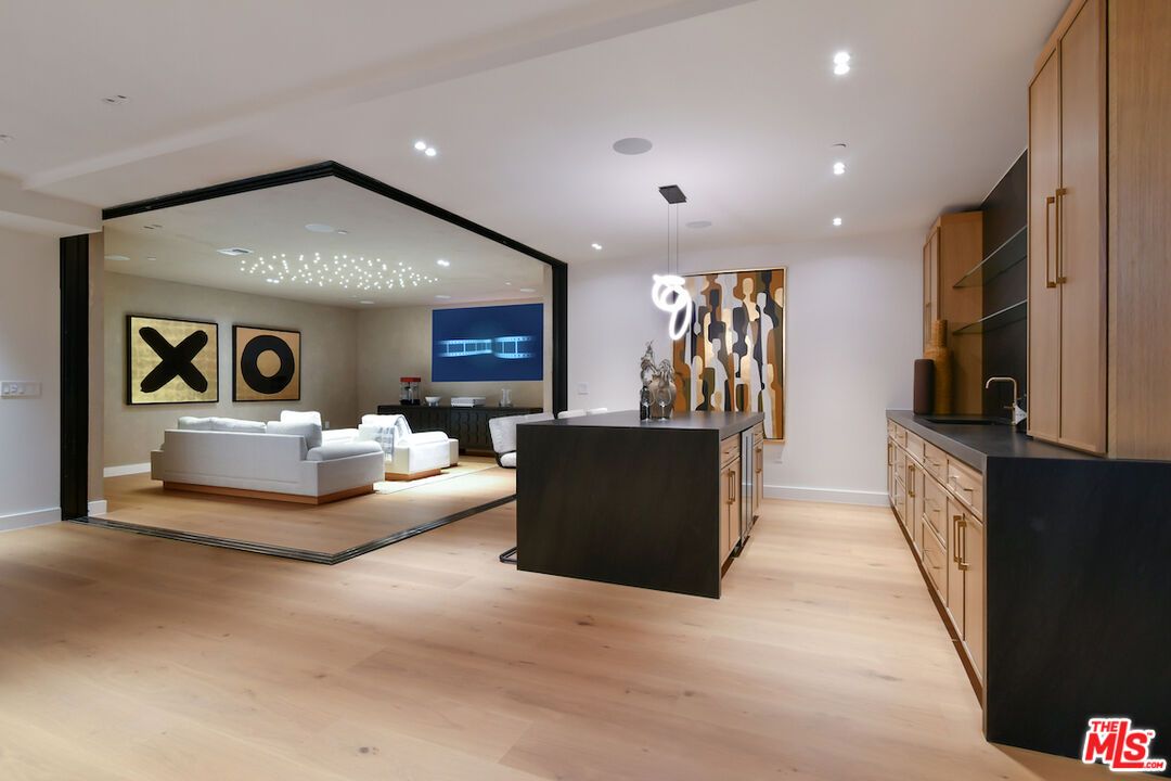 Interior, Living room, Pendant Lights, Recessed Lighting, Wood Texture Flooring