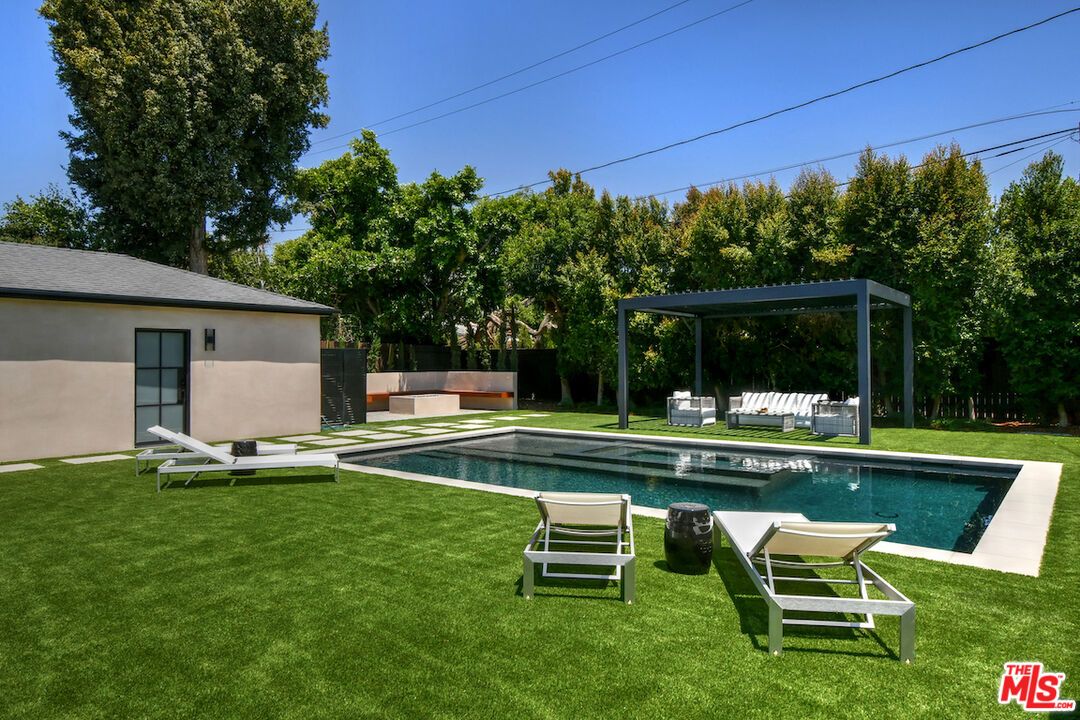 Backyard, Exterior, Pool