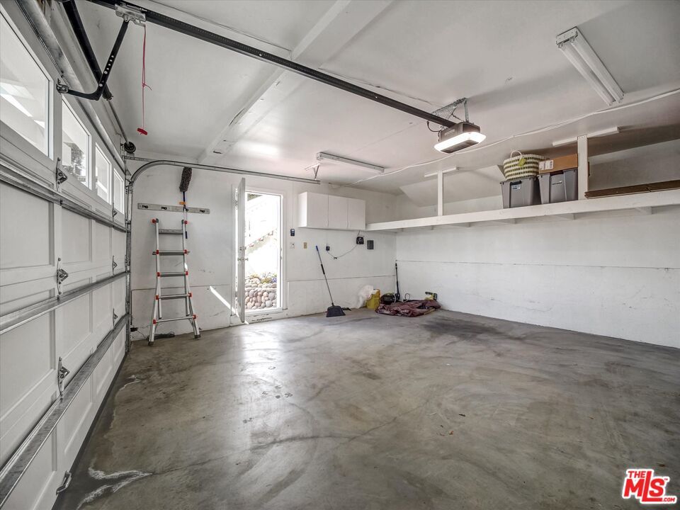 Garage, Interior