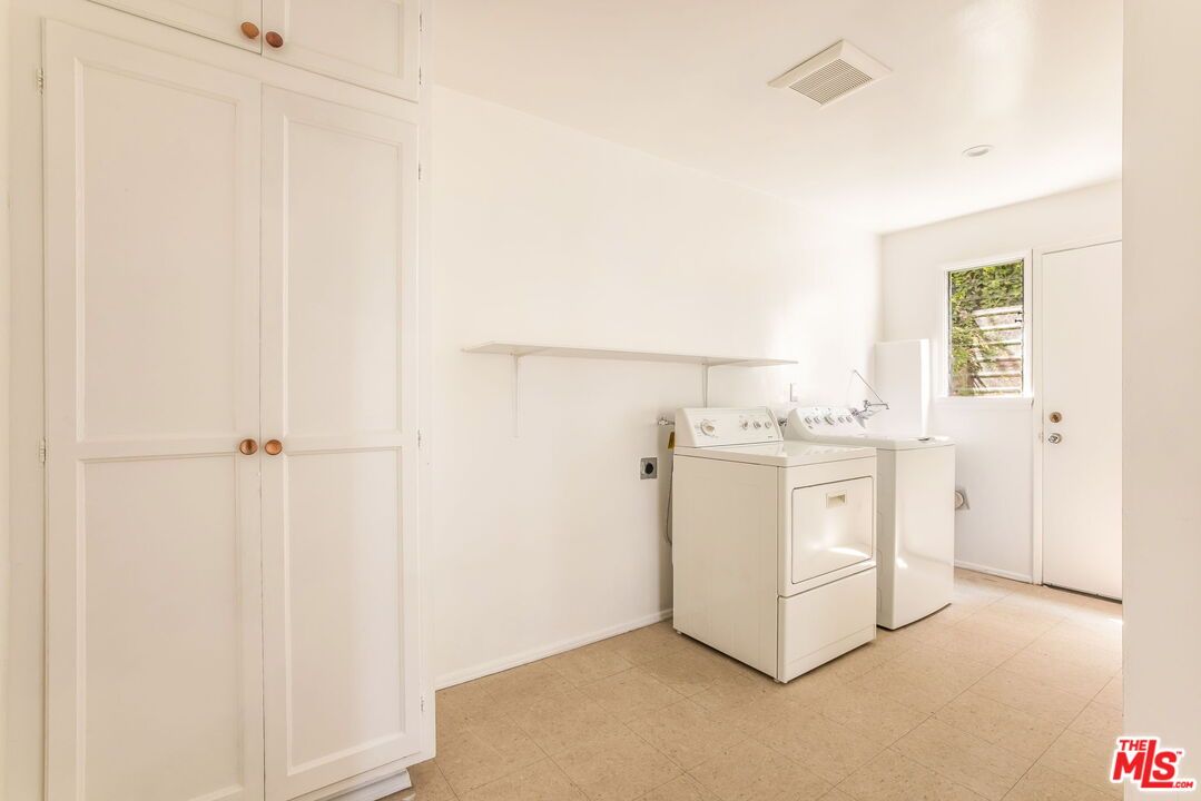 Interior, Recessed Lighting, Washer
