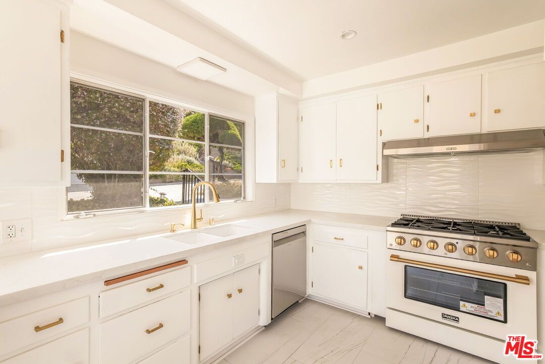 Interior, Kitchen, Marble, Recessed Lighting