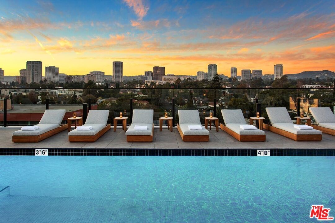 Exterior, Pool, Other, Skyline