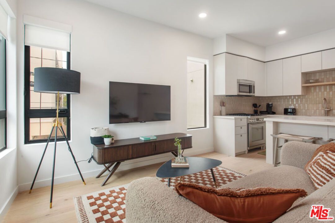 Interior, Kitchen, Living room, Recessed Lighting, Wood Texture Flooring