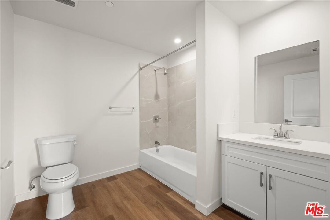 Bathroom, Interior, Recessed Lighting, Wood Texture Flooring