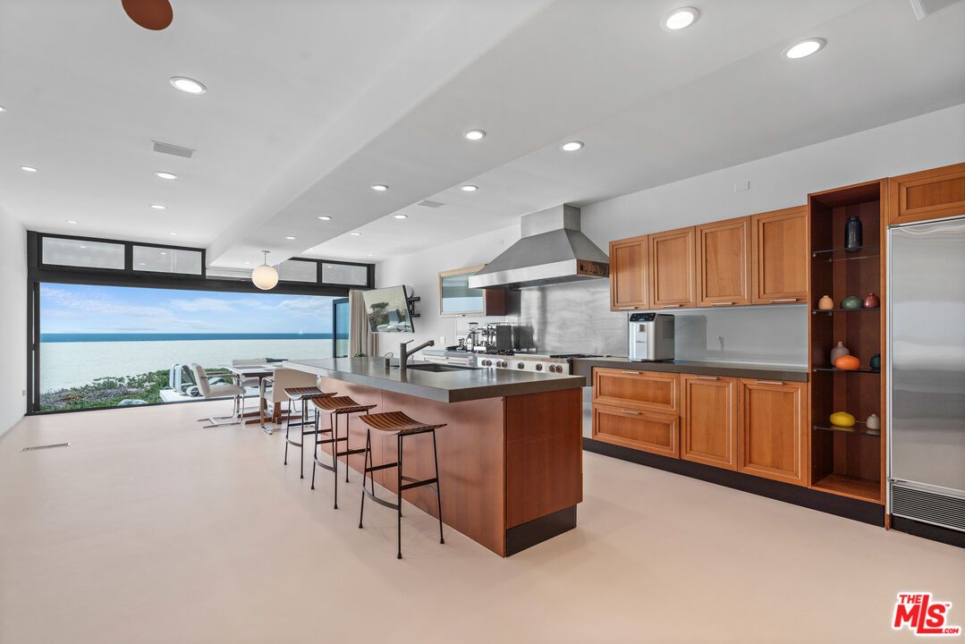Interior, Kitchen, Recessed Lighting, Stainless Steel Appliances, Water