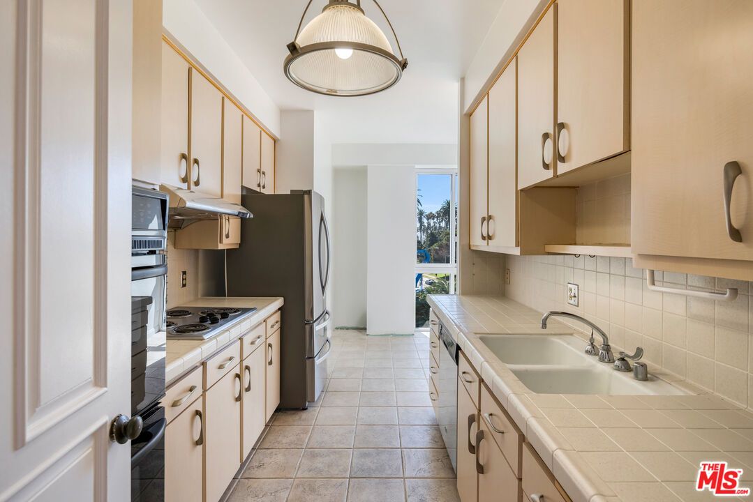 Interior, Kitchen, Tile Countertops