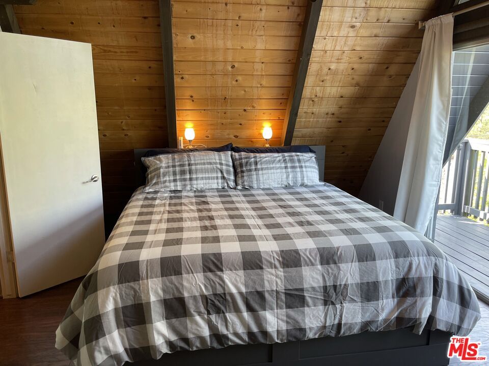 Bedroom, Interior, Wood Texture Flooring, Wooden Walls