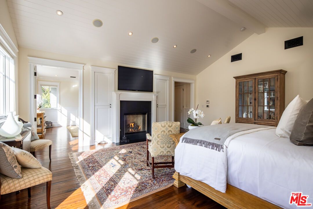 Bedroom, Fireplace, Interior, Recessed Lighting, Wood Texture Flooring