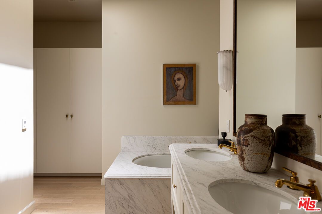 Bathroom, Dual Sink Vanities, Interior, Wood Texture Flooring