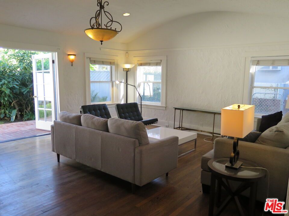 Interior, Living room, Pendant Lights, Recessed Lighting, Wood Texture Flooring