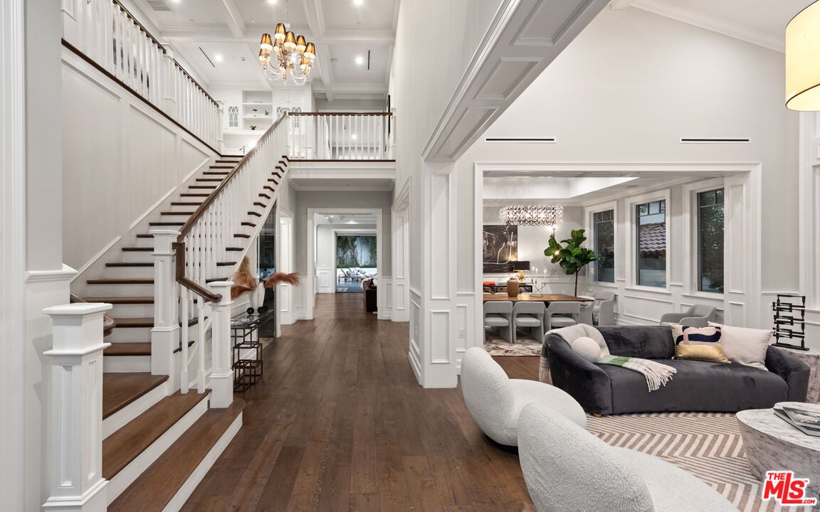 Chandelier, Interior, Recessed Lighting, Wood Texture Flooring