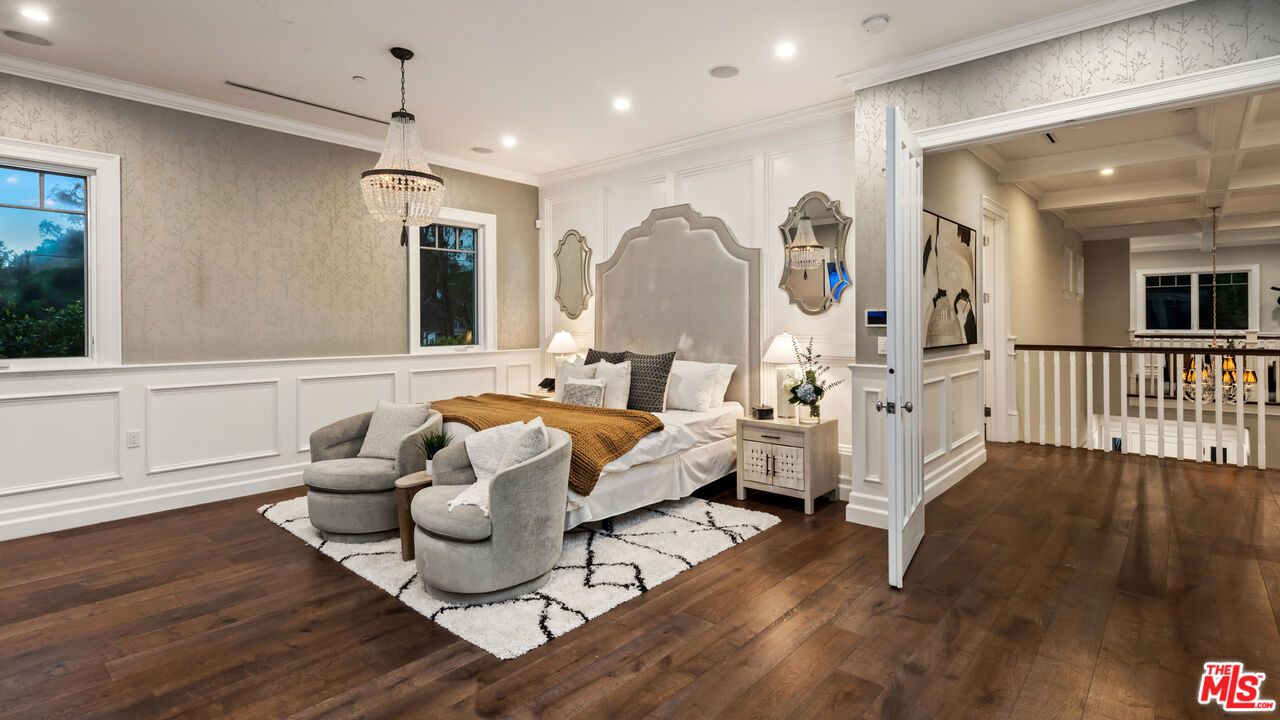 Bedroom, Chandelier, Interior, Pendant Lights, Recessed Lighting, Wood Texture Flooring