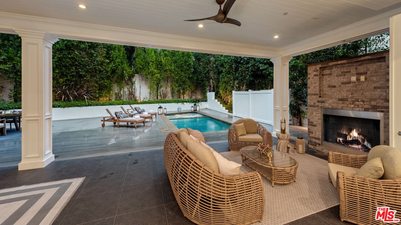 Exterior, Fireplace, Pool