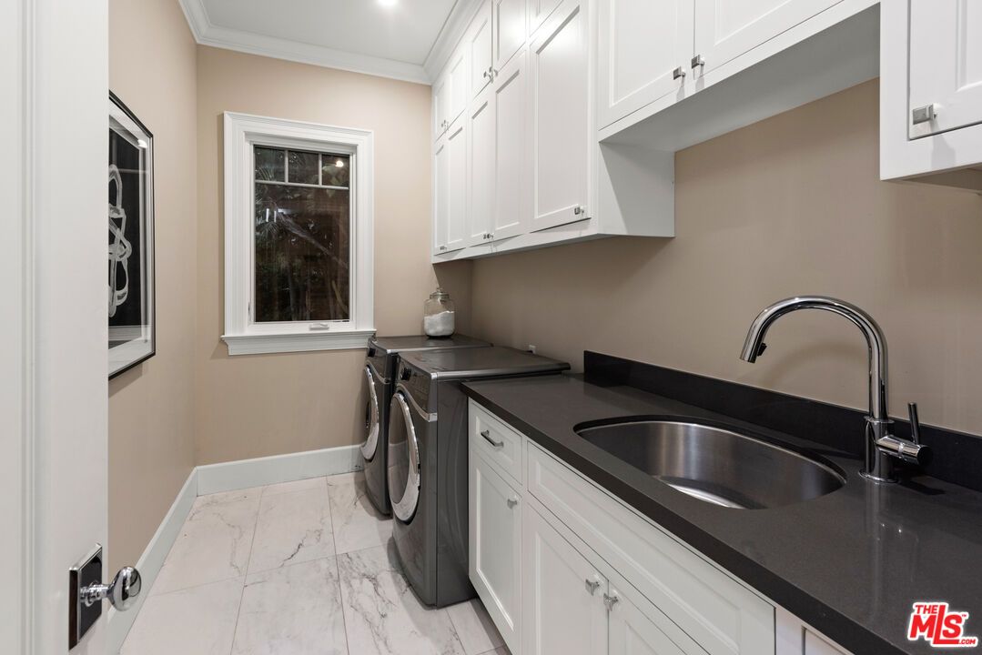Interior, Marble, Recessed Lighting, Washer