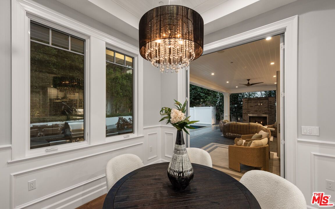 Chandelier, Dining room, Fireplace, Interior, Recessed Lighting