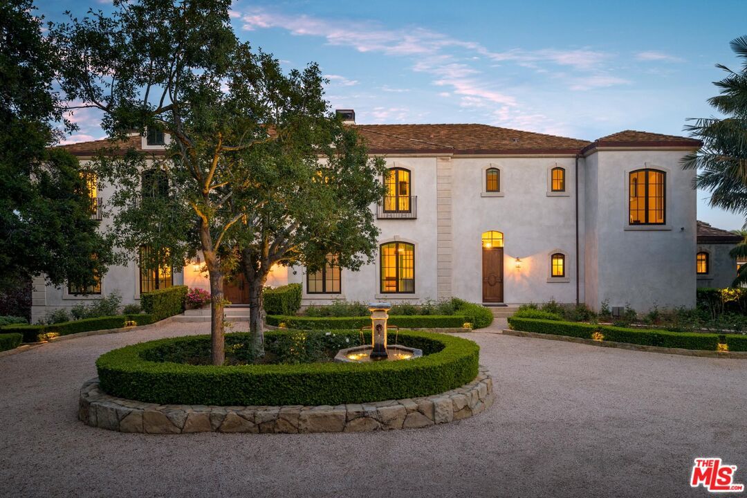 Backyard, Exterior, Facade, French Provincial