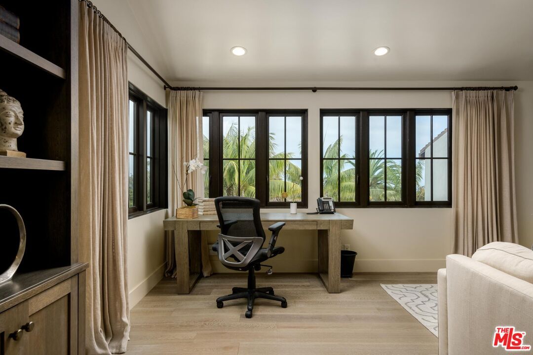 Home Office, Interior, Recessed Lighting, Wood Texture Flooring