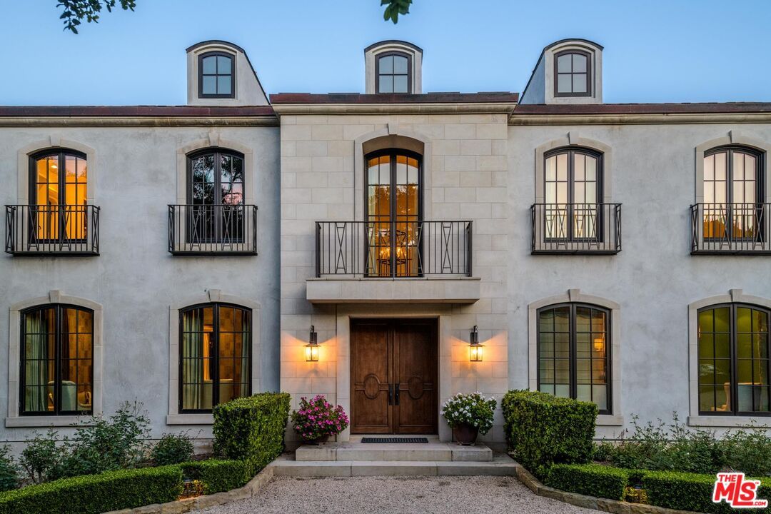 Exterior, Facade, French Provincial