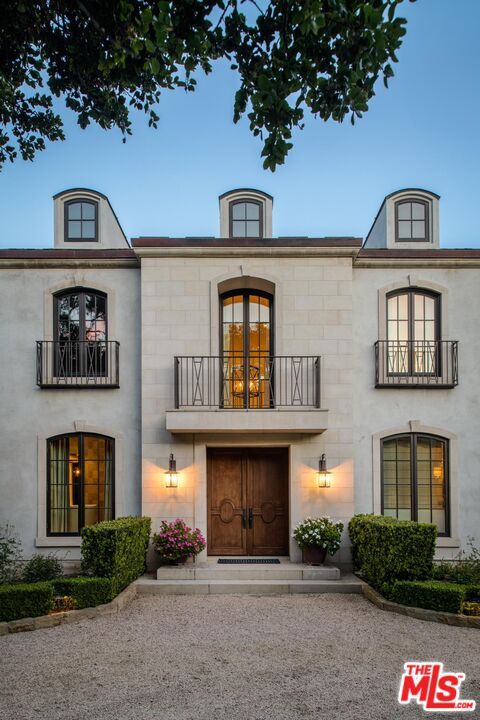 Exterior, Facade, French Provincial