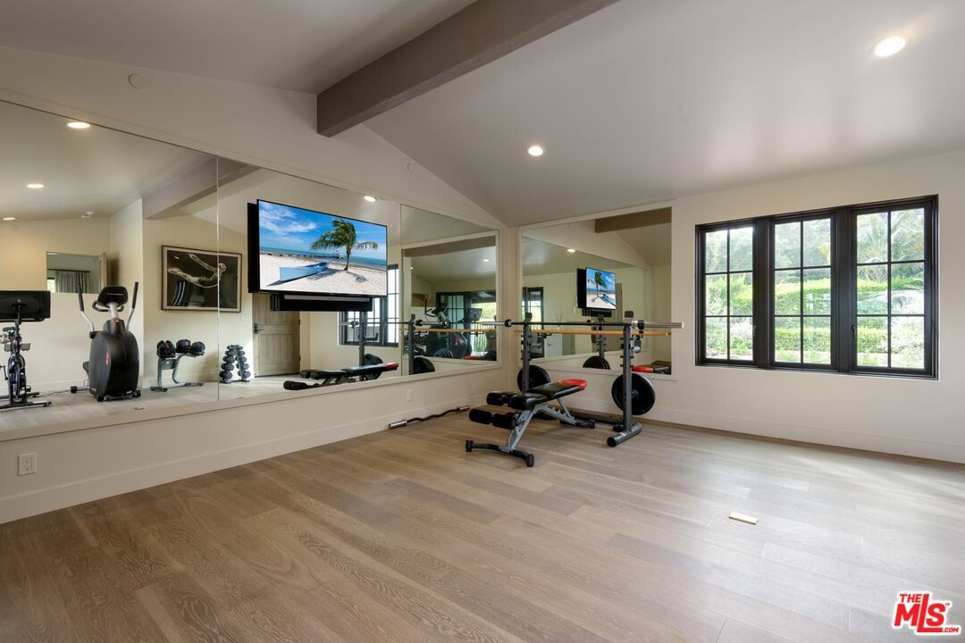 Fitness Equipment, Interior, Recessed Lighting, Wood Texture Flooring
