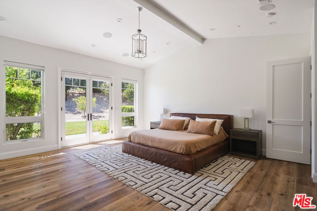 Bedroom, Interior, Pendant Lights, Recessed Lighting, Wood Texture Flooring