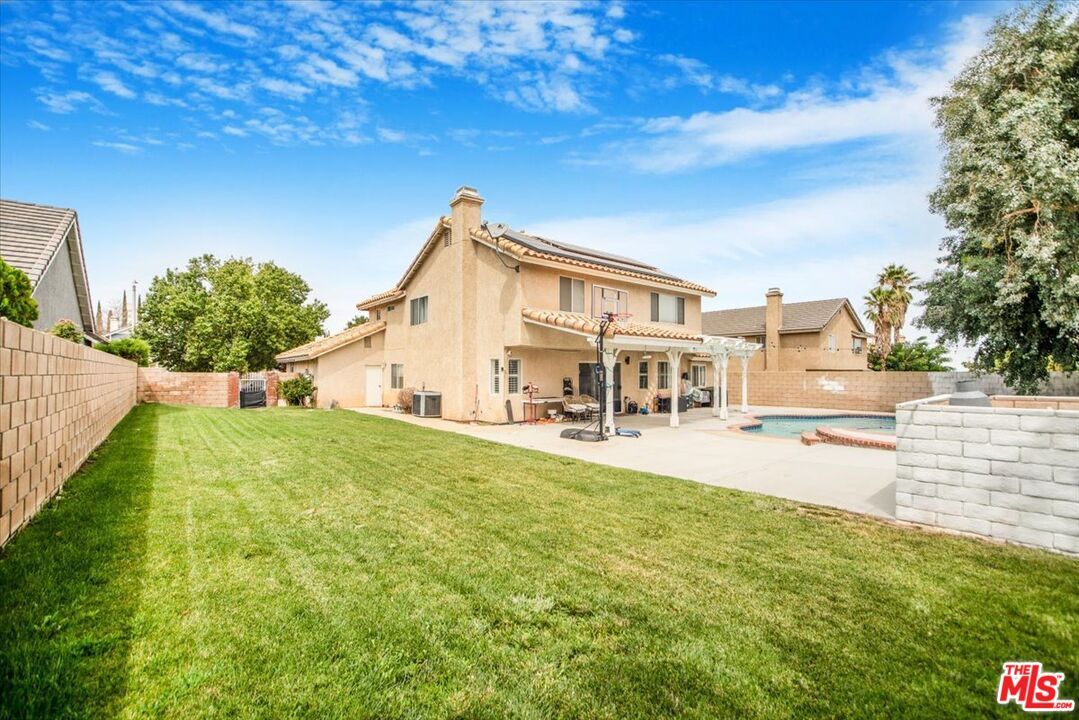 Backyard, Exterior, Pool