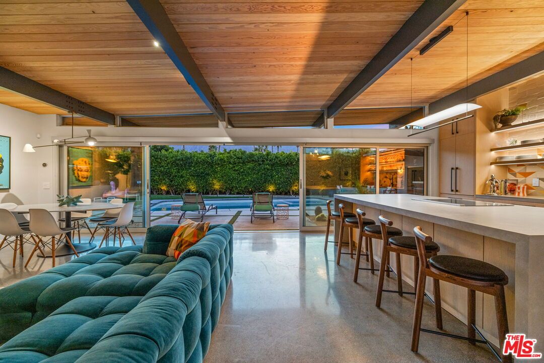 Dining room, Interior, Pendant Lights, Wooden Beams, Wooden Ceilings